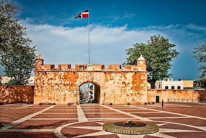 Santo Domingo City Tour with Pickup in Cap Cana