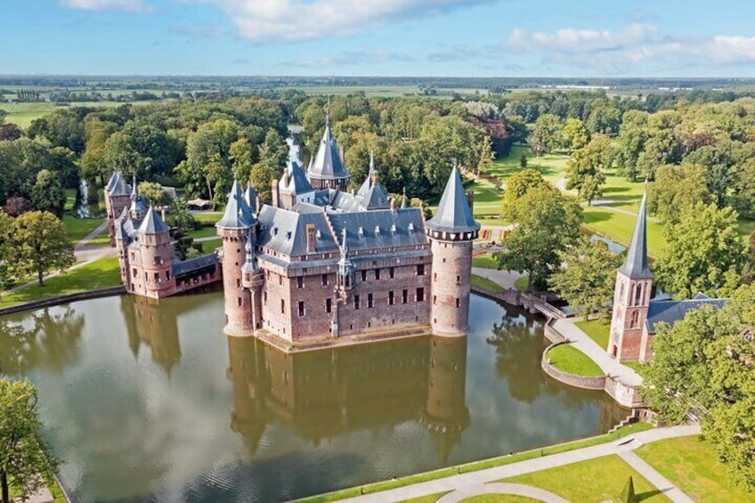 Private day trip from Amsterdam to Utrecht and De Haar Castle