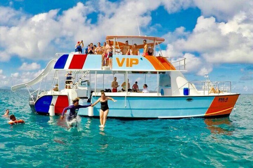 Shore Excursion 4-Hour party Catamaran and Snorkeling