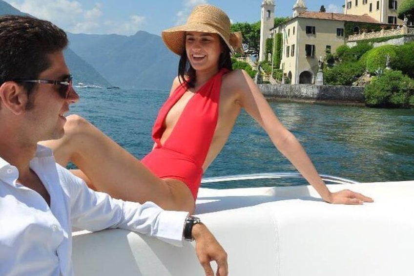 1 hour tour on the boat in lake como