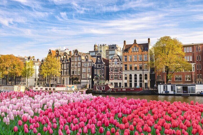 Private transfer from Eindhoven to Amsterdam, 2h Stop in Utrecht