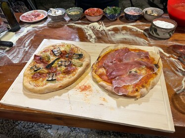 Clase de elaboración de pizza y tiramisú
