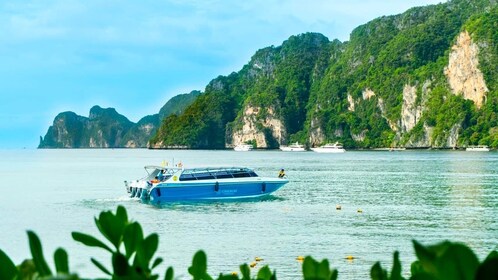 Travel from Krabi to Koh Phi Phi by Chao Koh speed boat