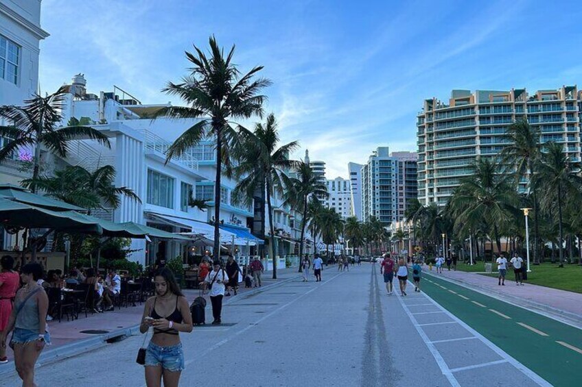  South Beach Food Tour- Culinary & Art Deco & History 