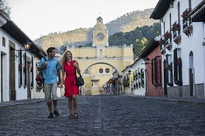 Visite guidée d'Antigua avec déjeuner depuis le port de Quetzal.