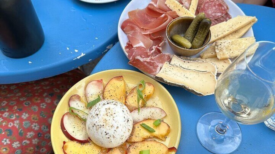 2-Hour Foodie Tour with 10 Tastings in Aix-en-Provence