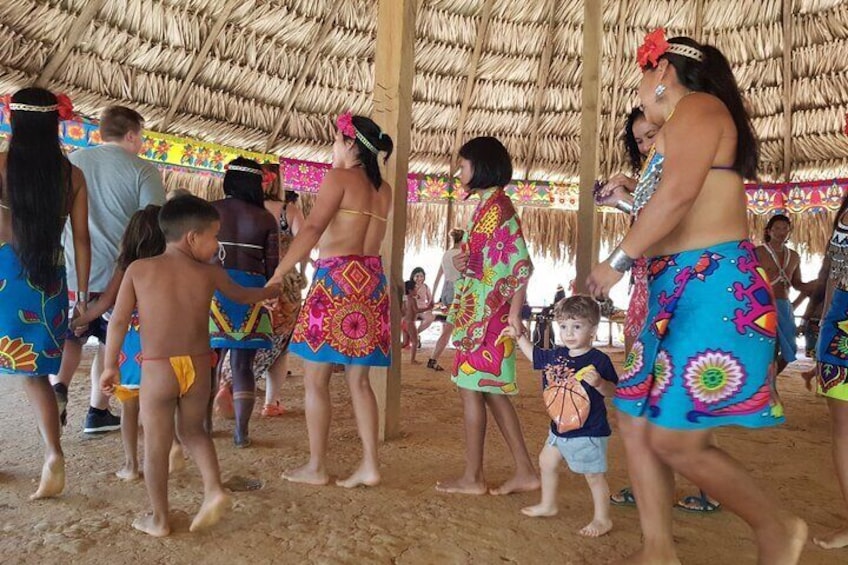 6-Hour Private Culture and Nature Tour in Embera Tribe