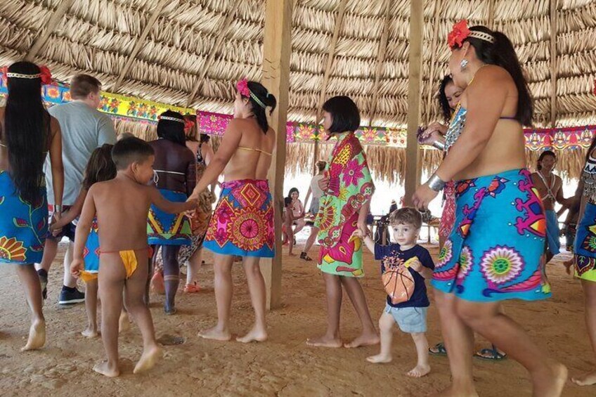 6-Hour Private Culture and Nature Tour in Embera Tribe