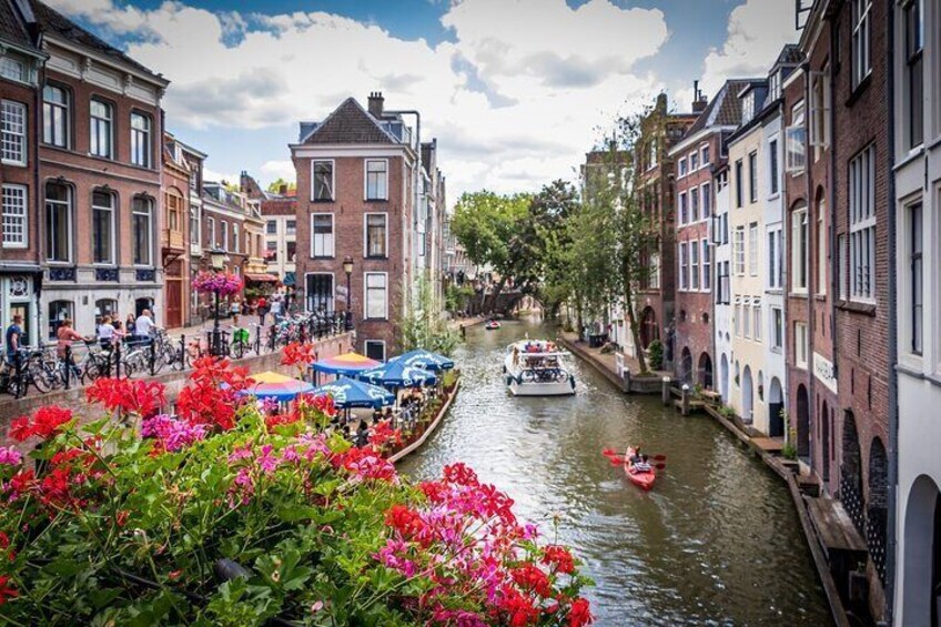 Private transfer from Brussels to Amsterdam, 2h Stop in Utrecht