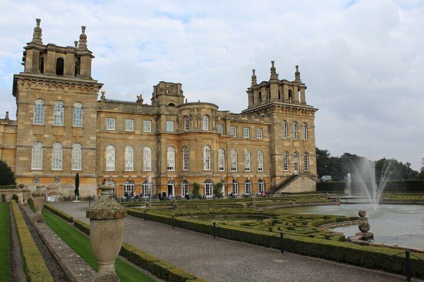 Blenheim Palace in a Day with Admission and Private Vehicle