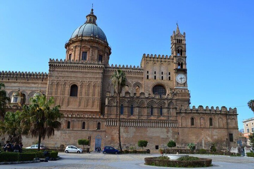 Private Custom Tour with a Local Guide Palermo