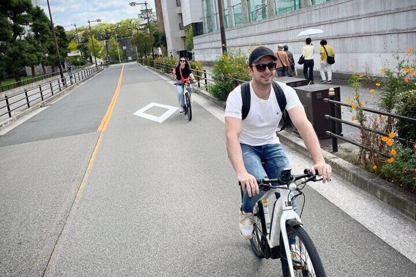 Osaka E-Bike Tour with a Local Guide