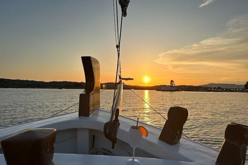 Soothing Sunset Escape: A Wooden Boat Cruise with Cocktails & Finger Food Delights