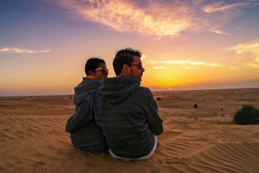 Experience Evening Desert Safari with BBQ Dinner in Dubai
