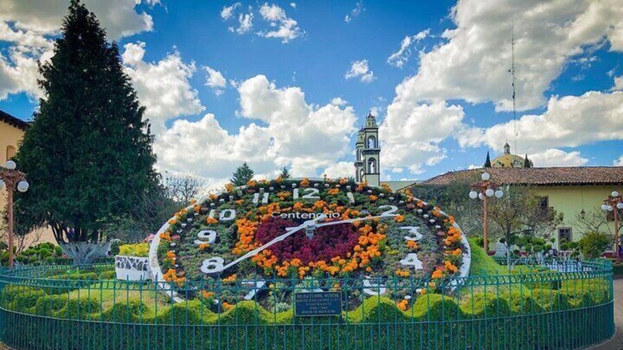 Beautiful sky for this amazing clock, you need to take a photo here