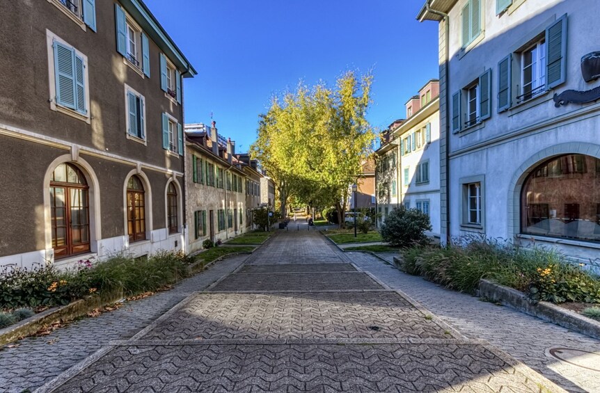 Carouge In-App Audio Tour: Charming Little Neighbour of Geneva