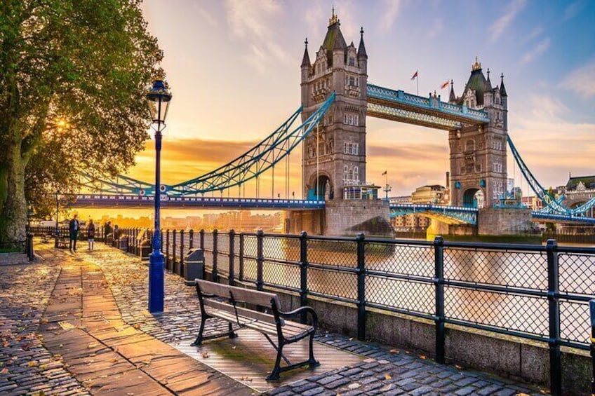 Private Tour Skip-the-line Tower Bridge and Tower of London 