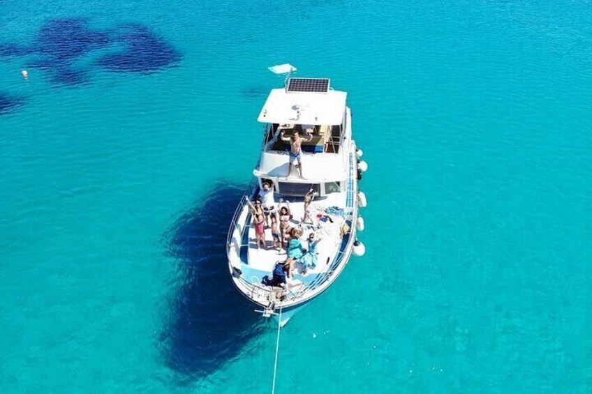 Private and comfortable boat
