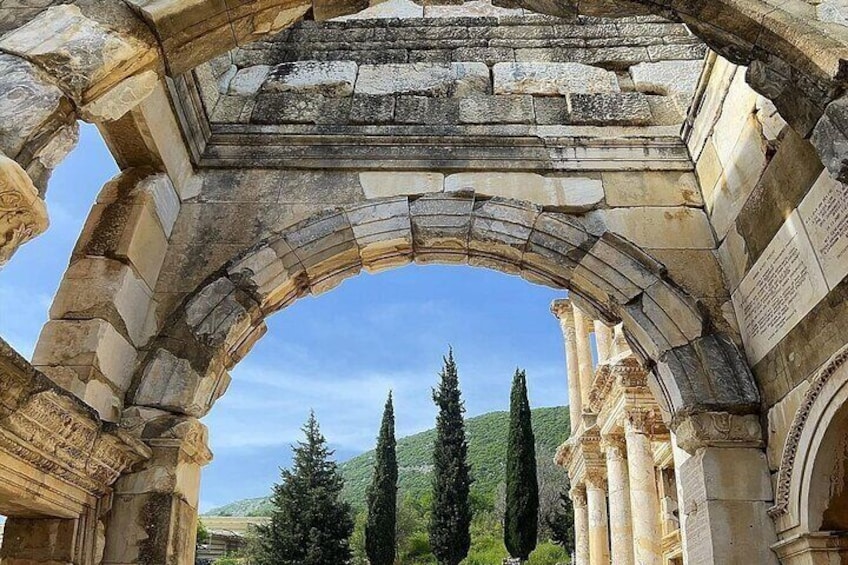 Private Tour in Ephesus and Traditional Turkish Bath from Port