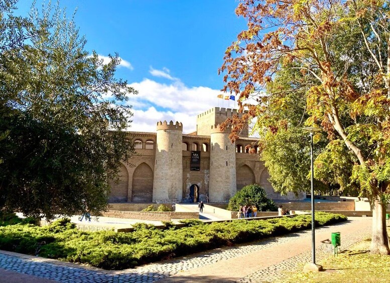 Picture 6 for Activity Zaragoza : Palacio de la Aljafería guided tour in Spanish