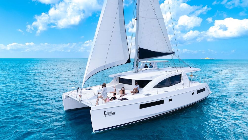 Cozumel Luxury Sailing & Snorkeling with Lunch and Open Bar Onboard