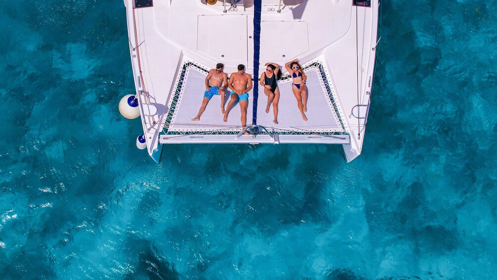 Cozumel Luxury Sailing & Snorkeling with Lunch and Open Bar Onboard