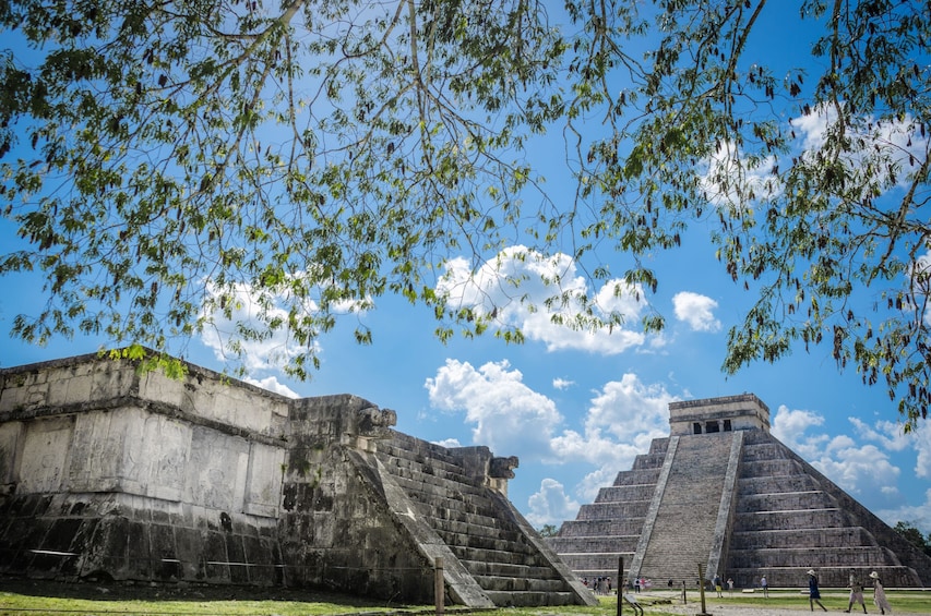 Chichén Itzá early access & Jungle Adventure in a 2-day combo tour