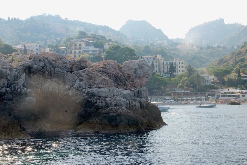 Tour to Baia di Taormina, Isola Bella and Naxos