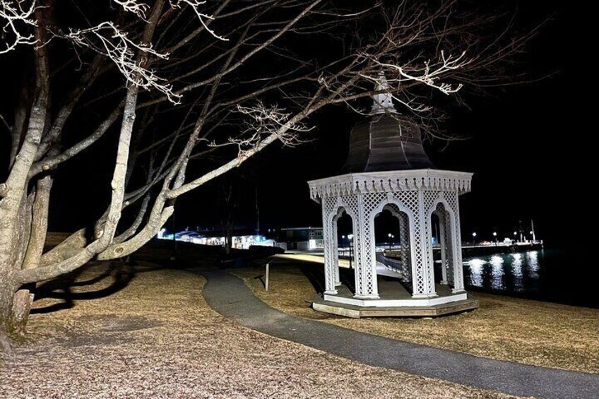 90-minute Ghost Walking Tour in Bar Harbor