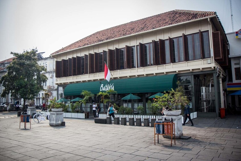 Private Half-Day Historical of Batavia by Night with Dinner