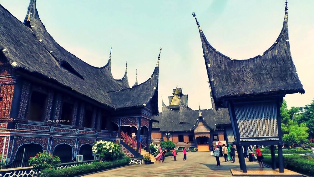 Fullday Jakarta Wonderful Tour with Lunch,Insurance & Free S