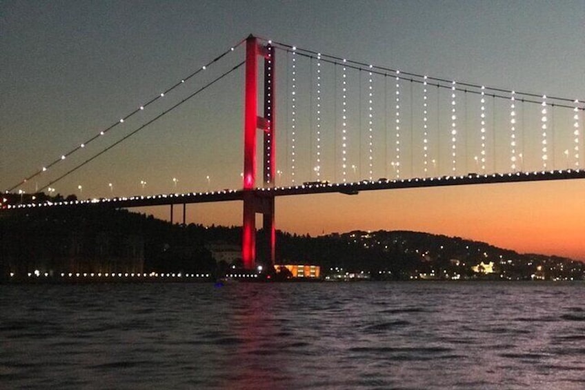 3 Hour Ottoman Dinner Cruise in Istanbul 