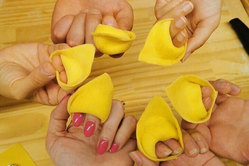 Mani In Pasta with Alessia