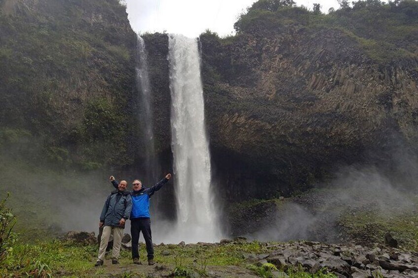 Cauldron Waterfall and Treehouse Tour in Baños