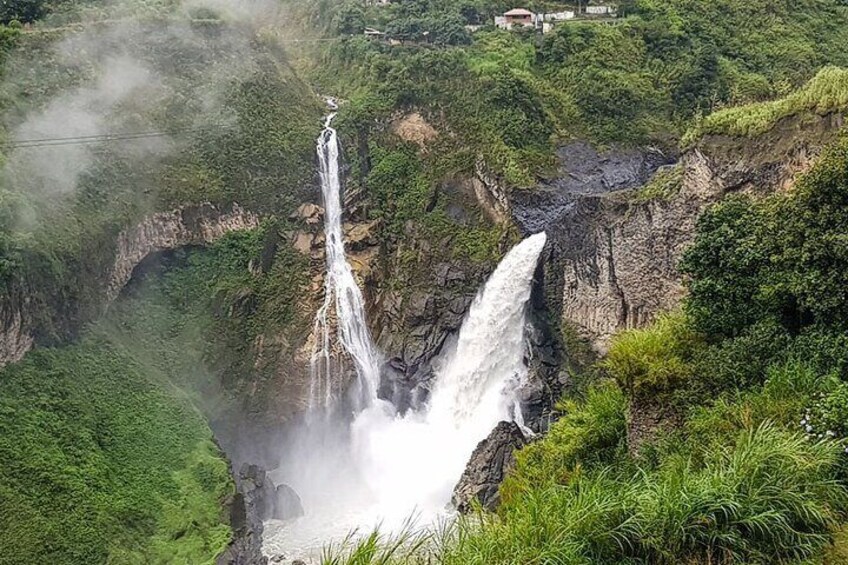 Cauldron Waterfall and Treehouse Tour in Baños