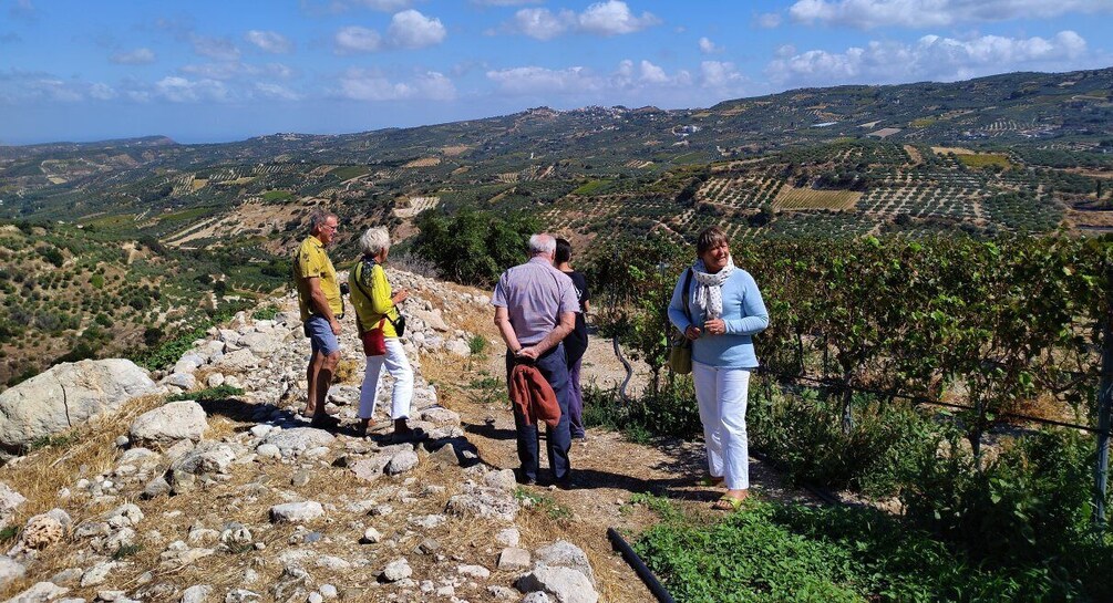 Picture 8 for Activity Heraklion: Private SUV Wine Tour with Lunch