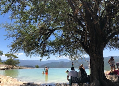 Oaxaca de Juarezista: Hierve el Agua ja Mezcal-tislaamo