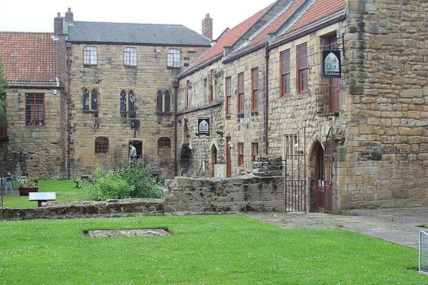 1-Hour and a Half Walking Guided Tour in Medieval Newcastle