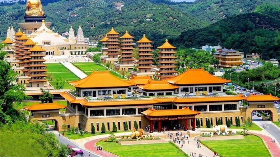 Full-Day Private Guided Tour in Kaohsiung Port Shore