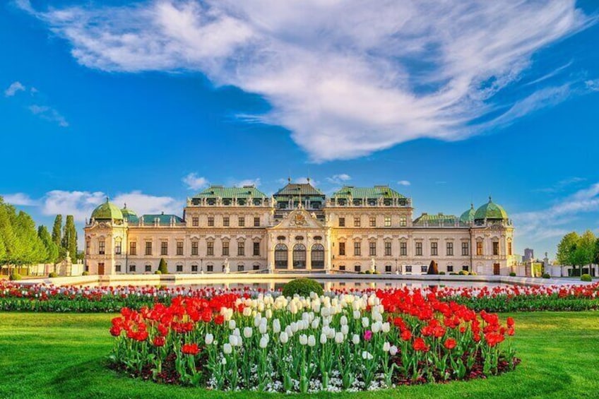 Skip-the-line Belvedere Palace Private Tour with Transfers