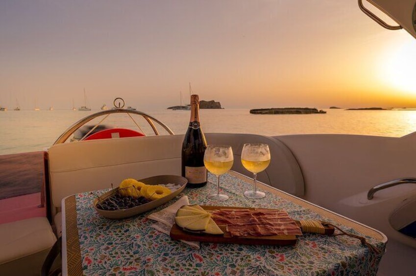 3 hour boat trip around the west coast of IBIZA