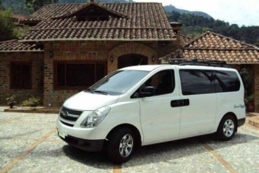 transportation services in buses and van of various quotas full availability