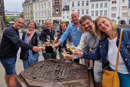 Trier: recorrido guiado a pie por la ciudad con cata de vinos