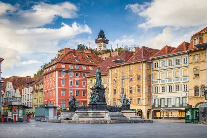 Private Bike Tour of Graz Top Attractions with Guide