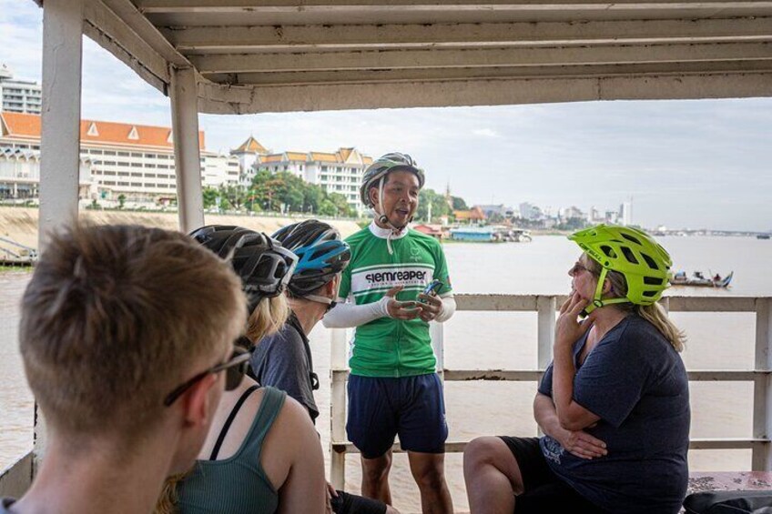 Phnom Penh: Cycle the Mekong Island