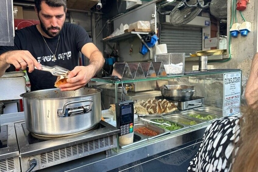 Market Food Tasting Tour at Shuk HaCarmel in Tel Aviv