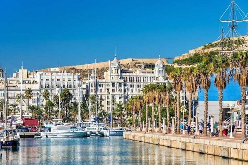 Private Guided Walking Tour of Alicante
