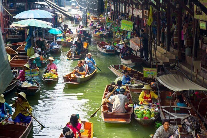 Guided Tour in Maeklong Railway Market in Bangkok