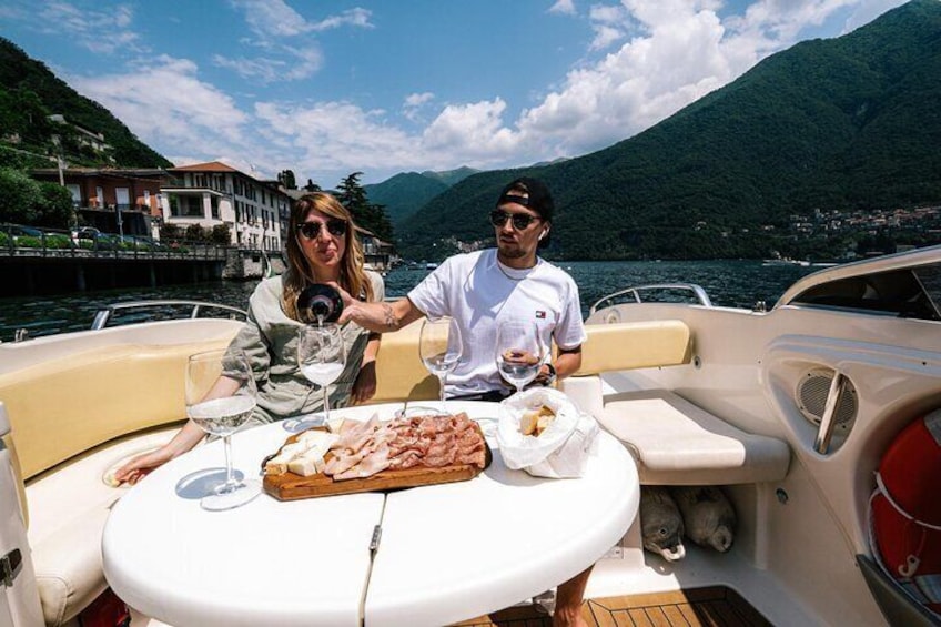 1 Hour Private Cruise on Lake Como Motoscafo Cranchi