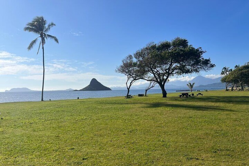 Paddleboard your way onto the beautiful Mokoli'i Island